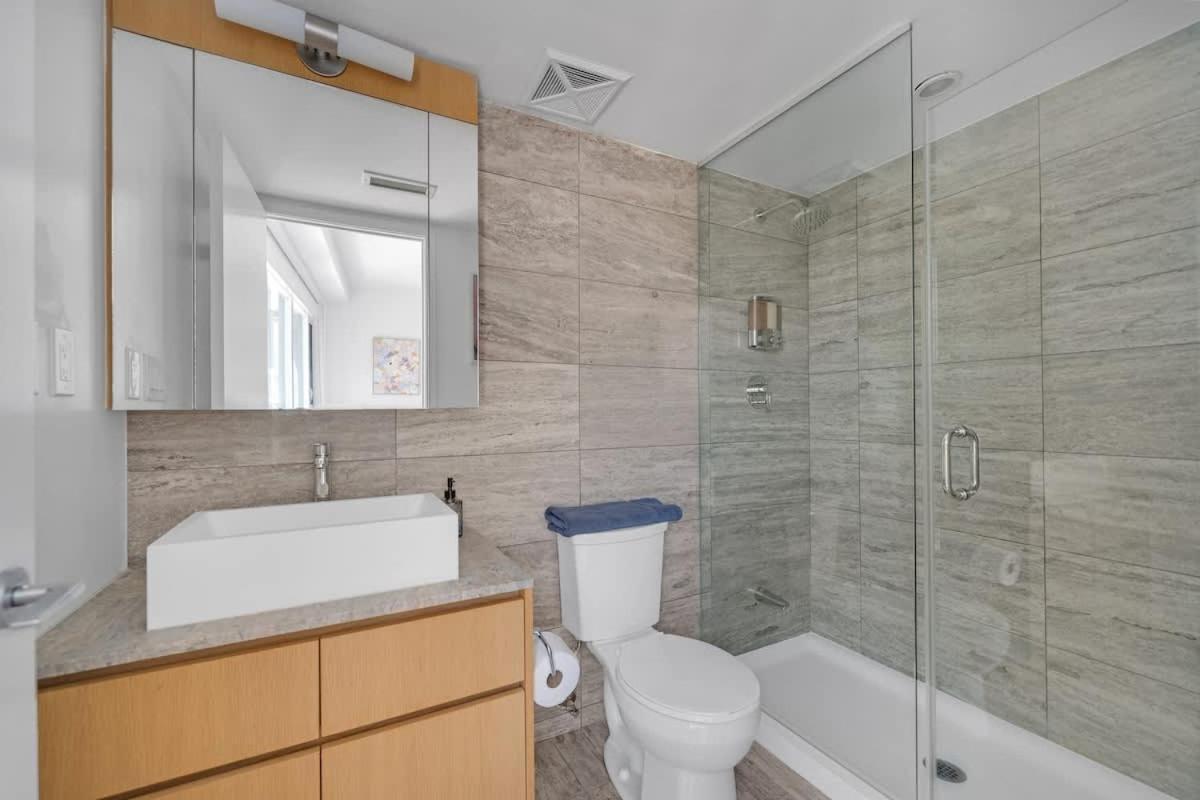 Spacious 5br Haven Near To Attractions Toronto